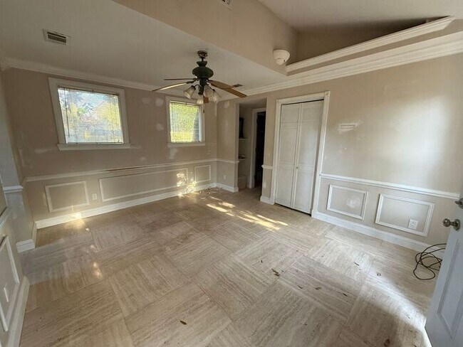 Building Photo - Gulf Breeze Proper - Casablanca - 2 bed, 1 bath