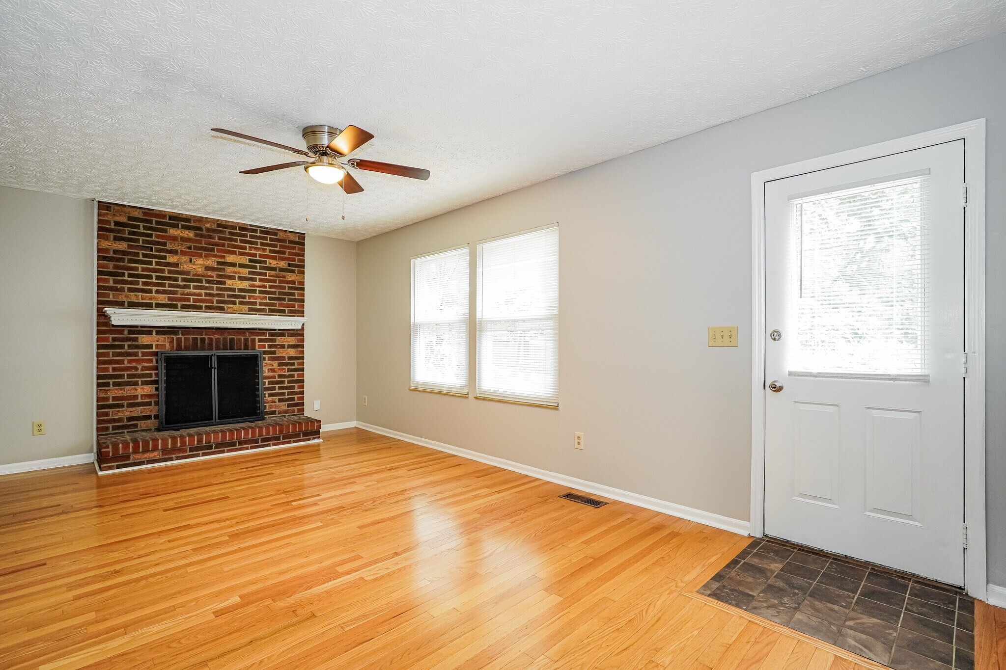 Building Photo - 3976 Maidstone Dr