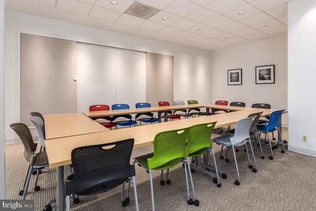 Building Photo - 2475 Virginia Ave NW