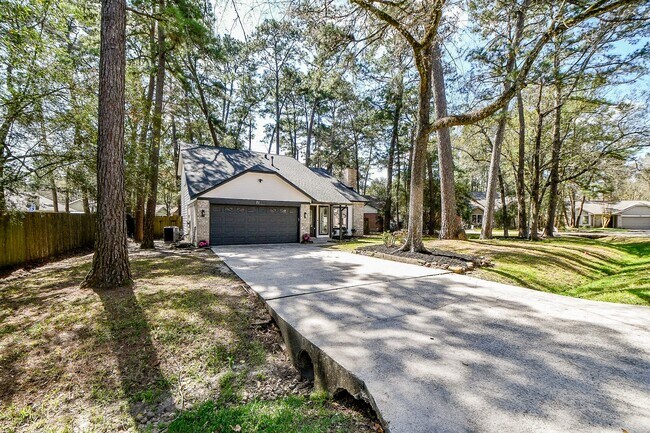 Building Photo - 21 Edgewood Forest Ct
