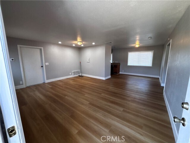 Building Photo - 415 N Ellis St