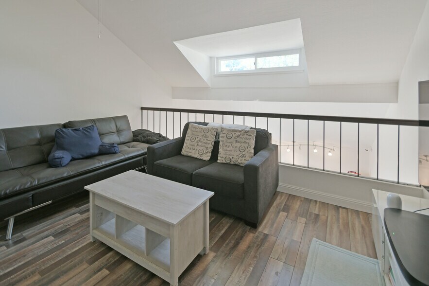 Building Photo - 7225 Via Romera