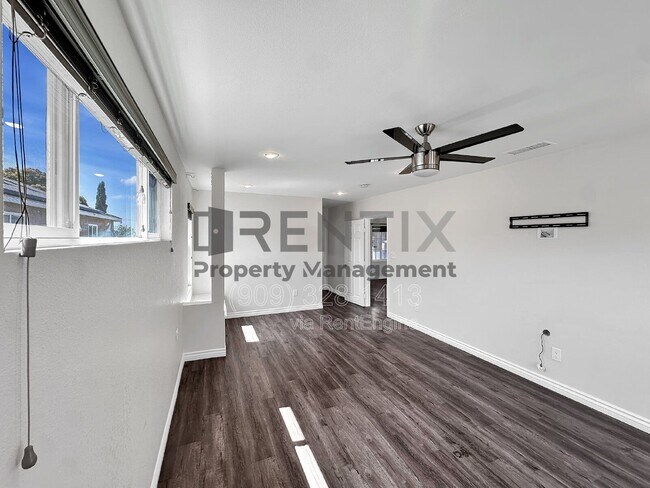 Building Photo - 938 W Berkeley Ct
