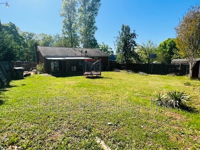 Building Photo - 9712 Stillwater Ln