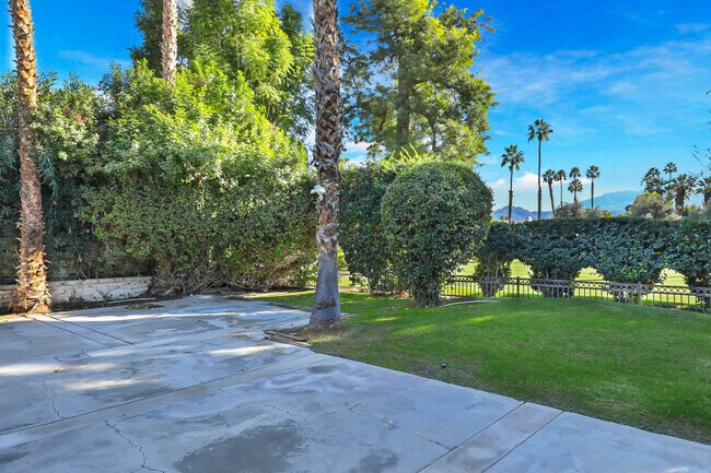 Building Photo - 261 Cordoba Way