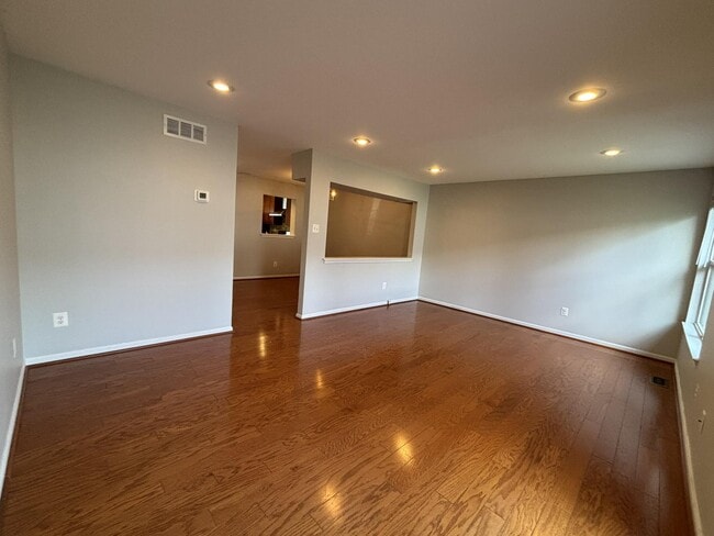 Building Photo - 4666 Louise St Claire Dr