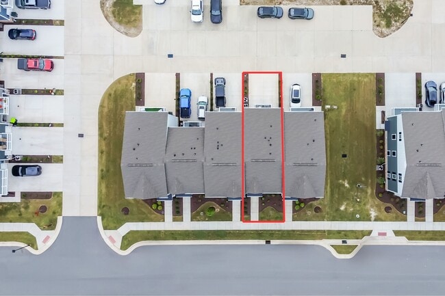 Building Photo - 302 Lydia St