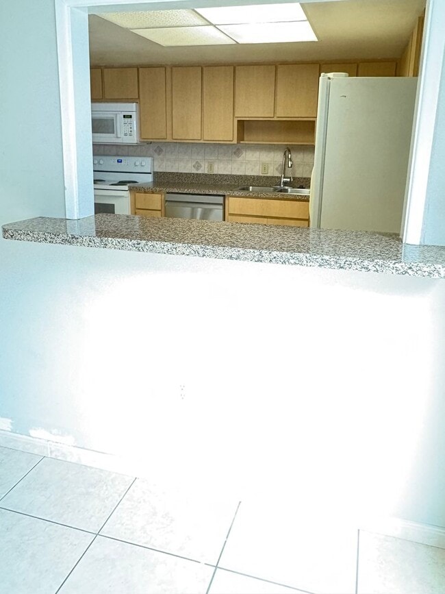 Primary Photo - Lakefront Community with two story townhou...