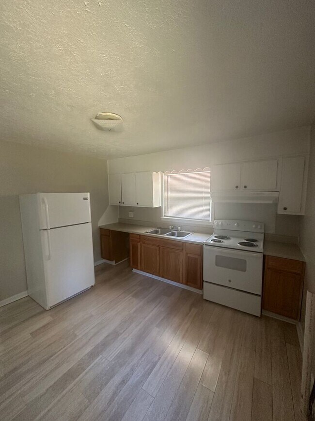 2 Bedroom, 1 Bath Duplex in Tullahoma conv... 107 Chamberlain Cir