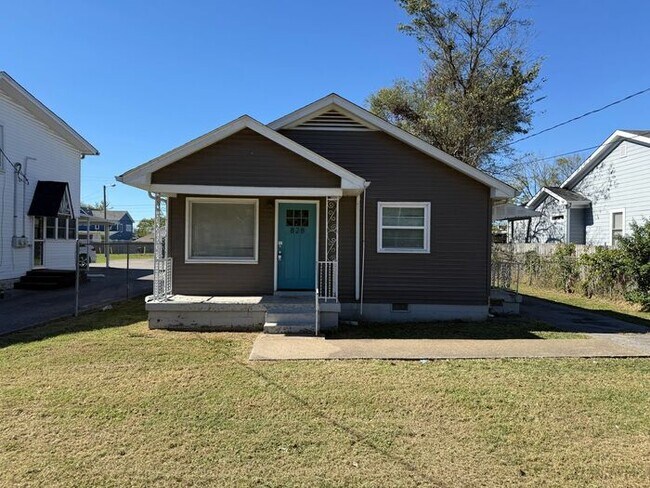 Building Photo - 3 Bedroom in East Nashville!
