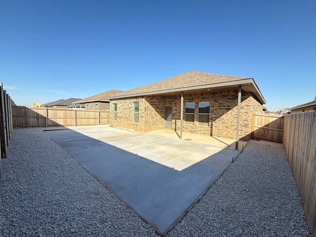 Building Photo - 6101 Poppy Dr