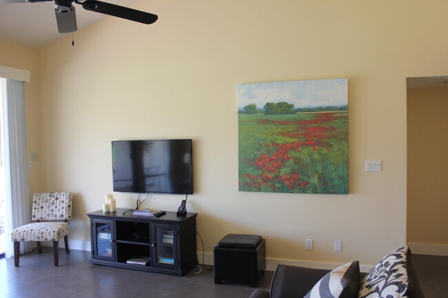 Building Photo - 36 El Toro Dr