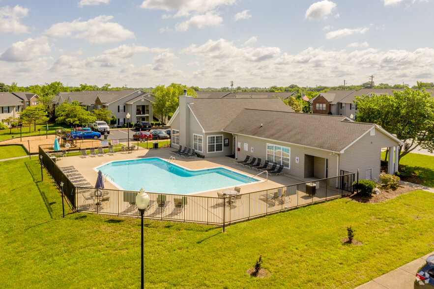 Pool - Summer Creek Apartment Homes