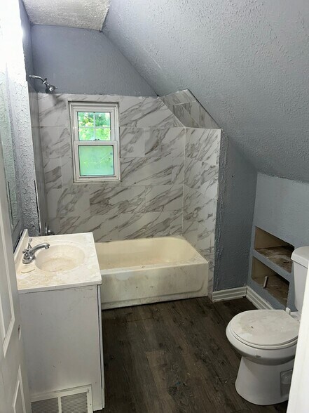 Building Photo - 5816 Hodiamont Ave