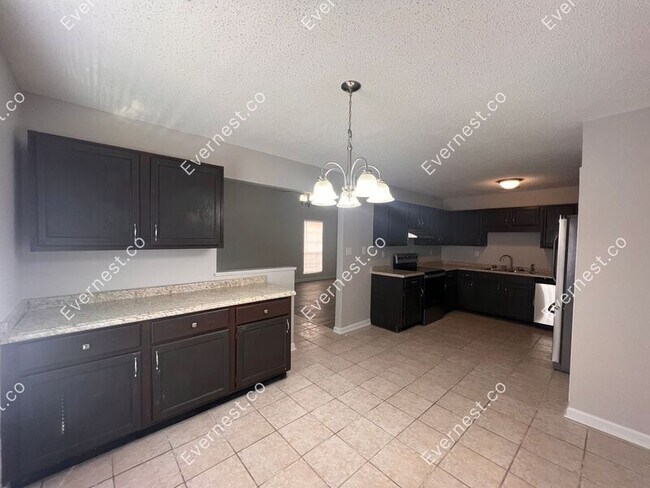 Building Photo - 7396 Overlook Dr