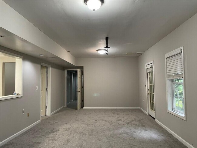 Building Photo - 2355 Black Rock Dr