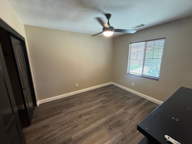 Building Photo - Stunning 3-Bedroom Home with Resort-Style ...