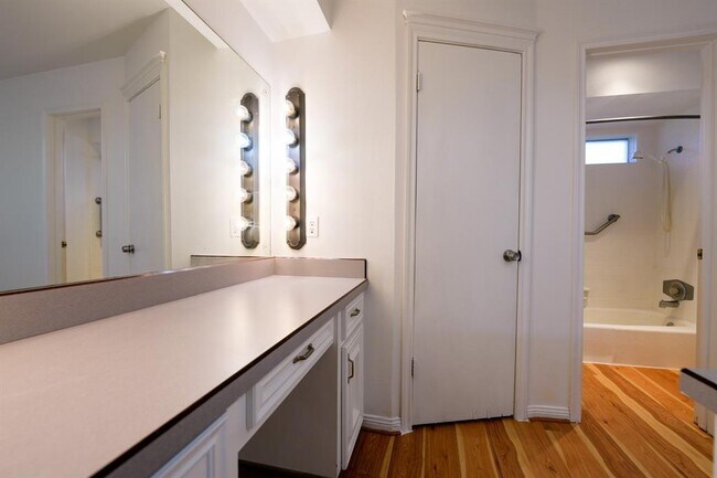 Building Photo - 5814 Old Lodge Dr