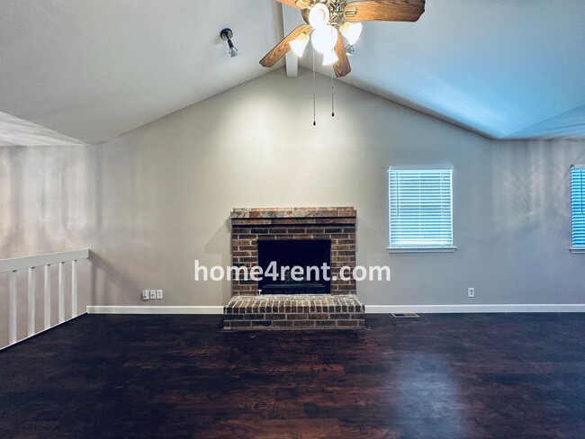 Building Photo - Updated Kitchen, Composite Deck and Refrig...