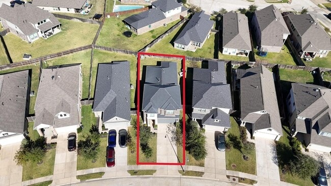 Building Photo - 31218 Pinebrook Falls Ln