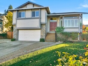 Building Photo - 1101 Rock Creek Way