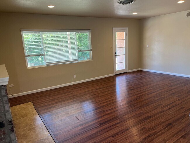 Building Photo - Charming 3-Bedroom Home in Prime Stockton ...
