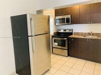 Building Photo - 619 NE 88th St