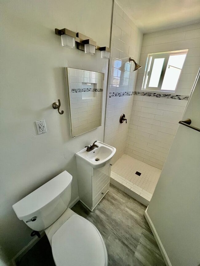 Building Photo - North Clairemont Gem | Fully Remodeled with Indoor-Outdoor Living & Designer Finishes