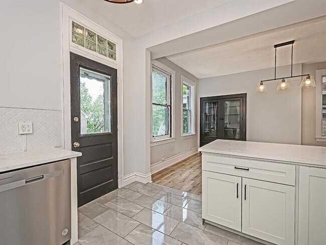 Building Photo - Stately Luxury Living in Schenley Heights ...