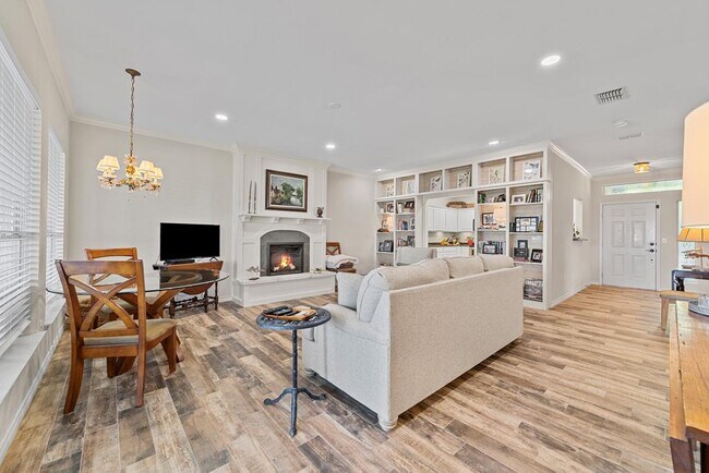 Building Photo - 1008 Edinburgh Dr