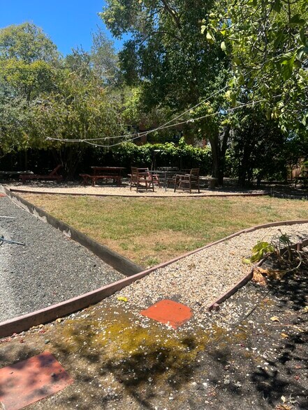 Building Photo - 2733 Bryant St