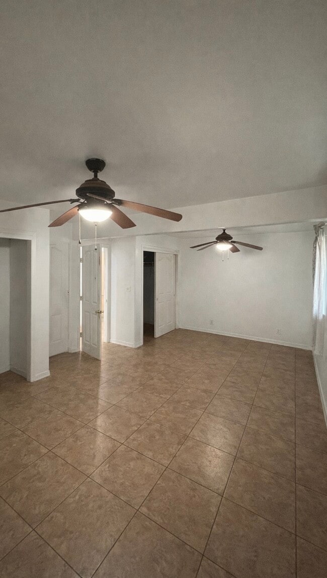 Building Photo - 107 S Cottage St