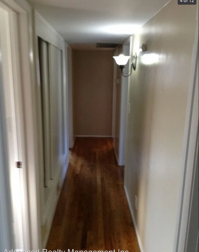 Building Photo - Beautiful 3 bed 1.5 bath, plus Bonus Room!