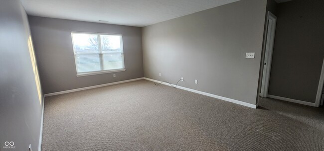 Building Photo - 5923 Edelle Dr