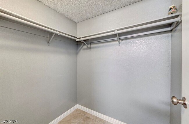 Building Photo - 5220 Mission Carmel Ln