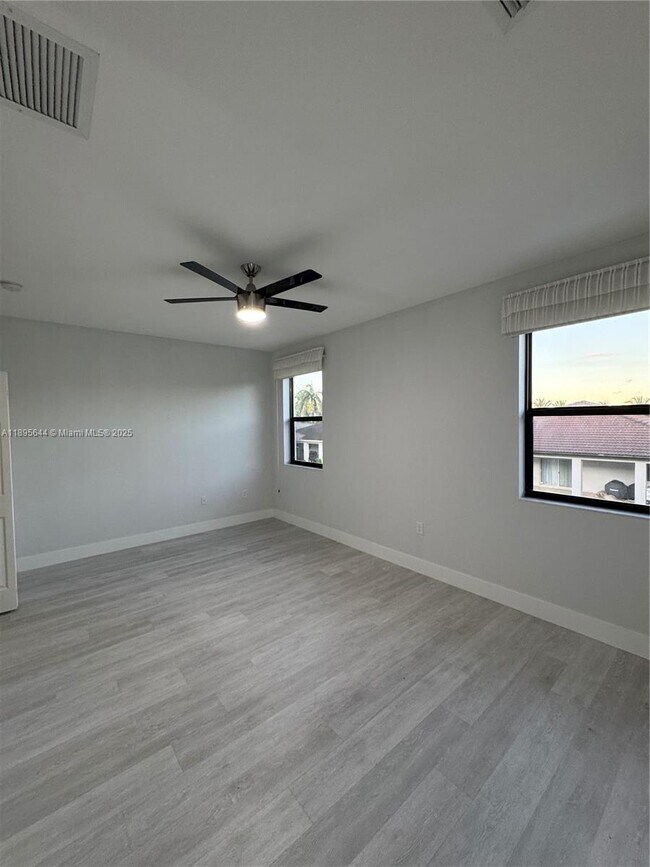 Building Photo - 4259 SW 164th Ct