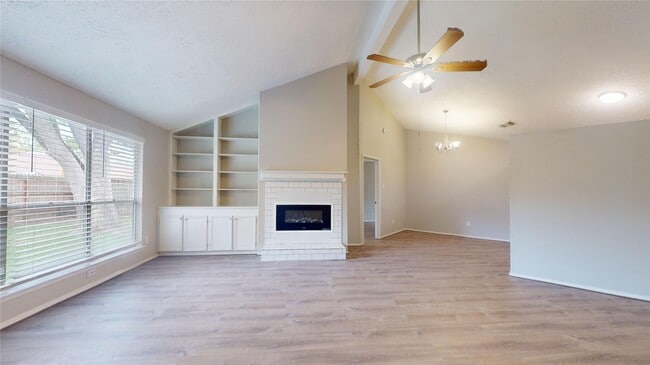 Building Photo - 2331 Barrington Pl Dr