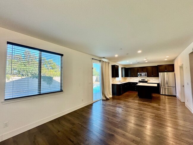 Building Photo - 5 Bedroom 3 Bath Home with Pool, pool and ...