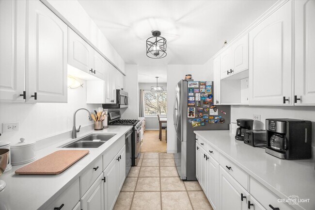 Building Photo - 2928 Roberts Dr