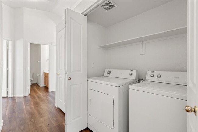 Building Photo - Summerlin North Amazing 3 Bedroom Home wit...