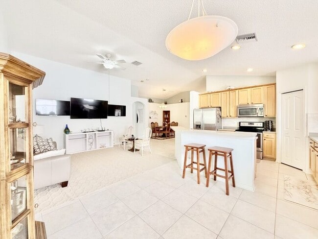 Building Photo - 854 Addison Dr NE