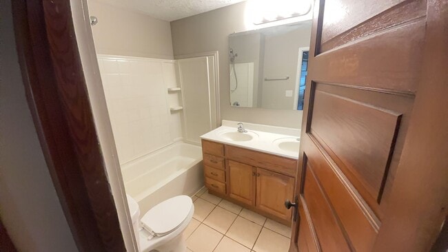 Building Photo - 669 Franklin St