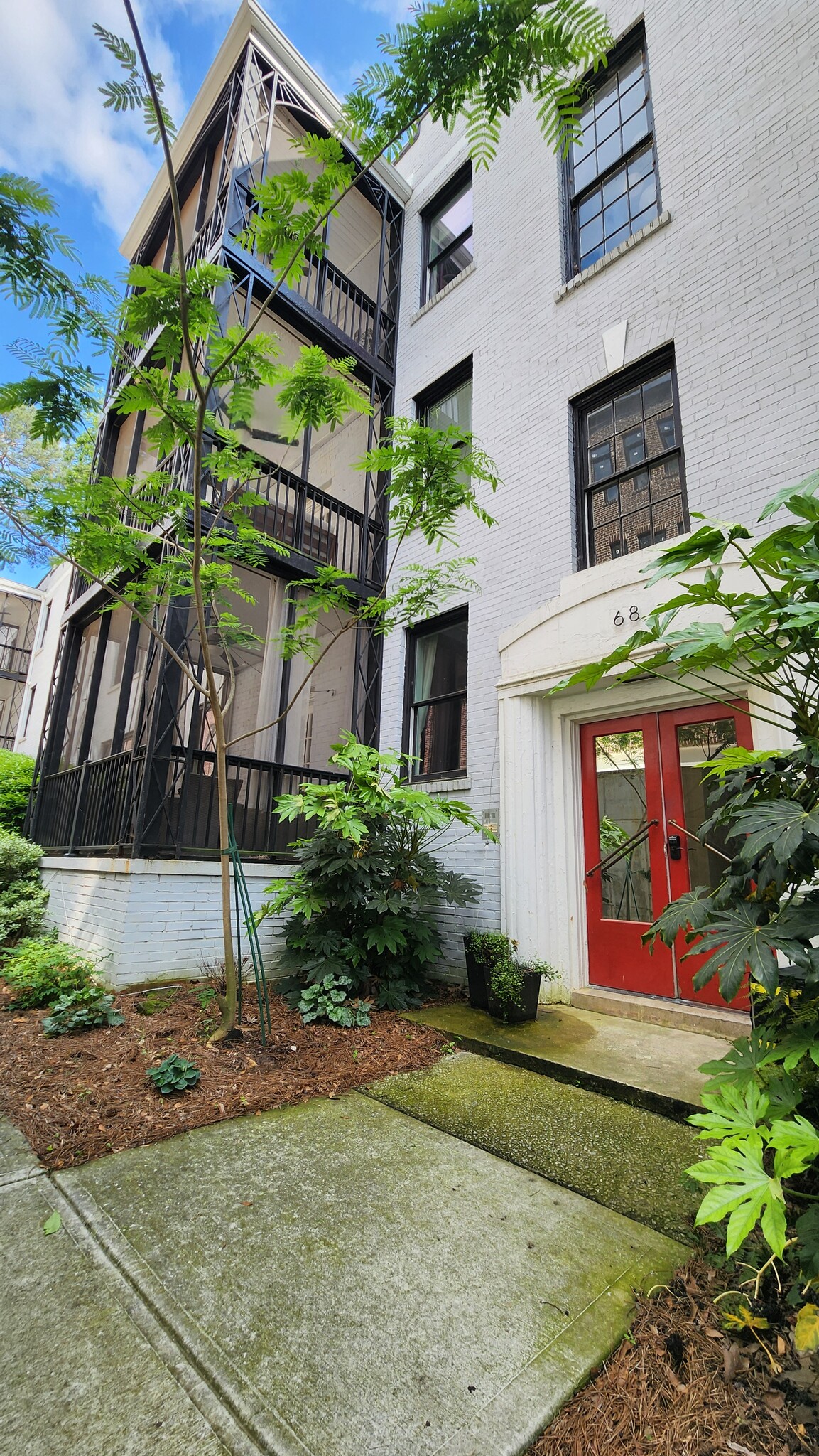 Building Photo - 68 Peachtree Memorial Dr NW