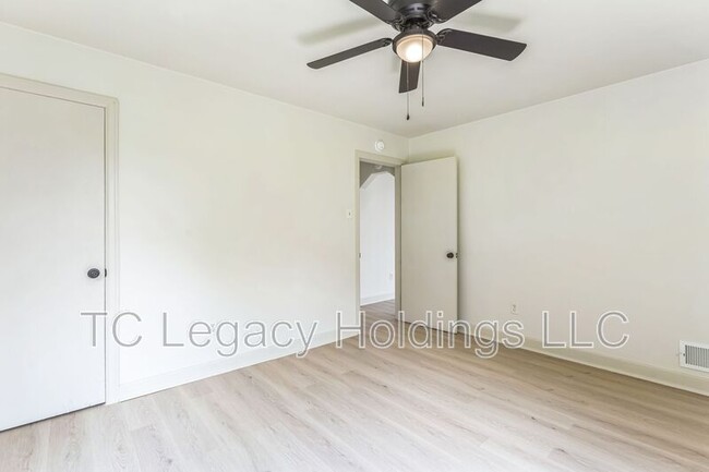 Building Photo - 517 1/2 Hornor Avenue