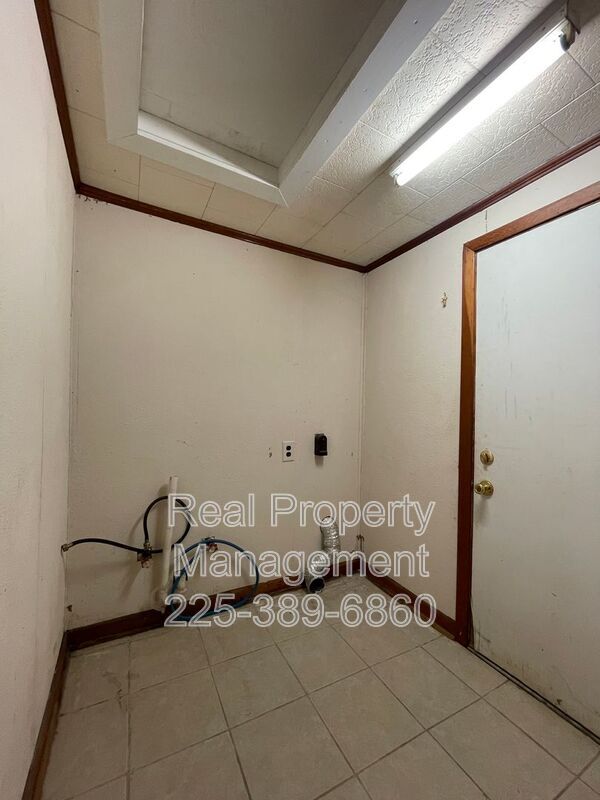 Building Photo - 1213 N Coolidge Ave