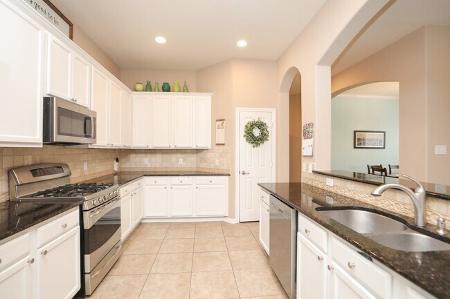 Building Photo - 18123 Quarry Vale Dr