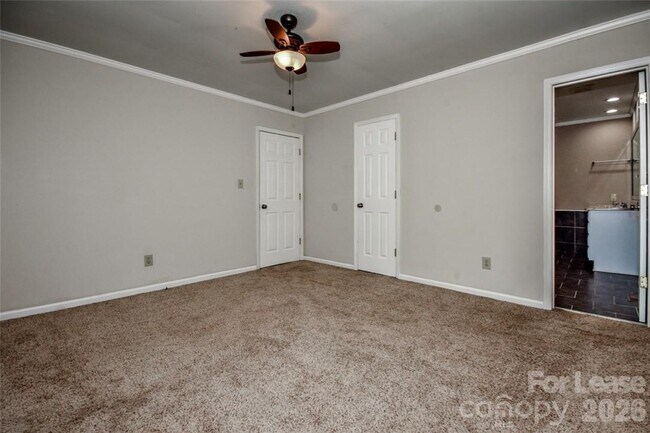 Building Photo - 7730 Deer Track Dr