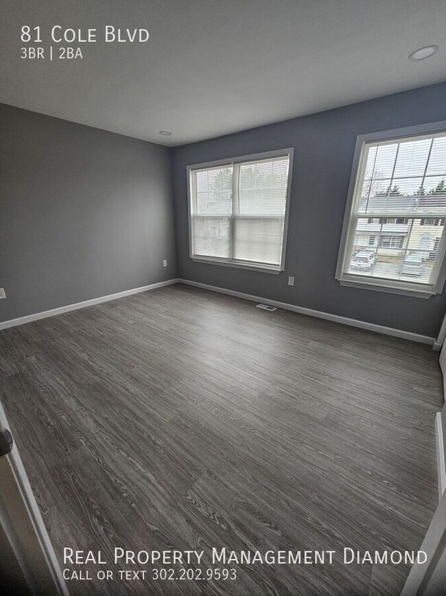 Building Photo - For Rent: Renovated Middletown Townhome – ...