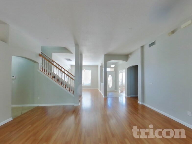 Building Photo - 5427 Spring Ridge Ct