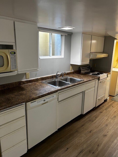 Building Photo - 918 Oak St